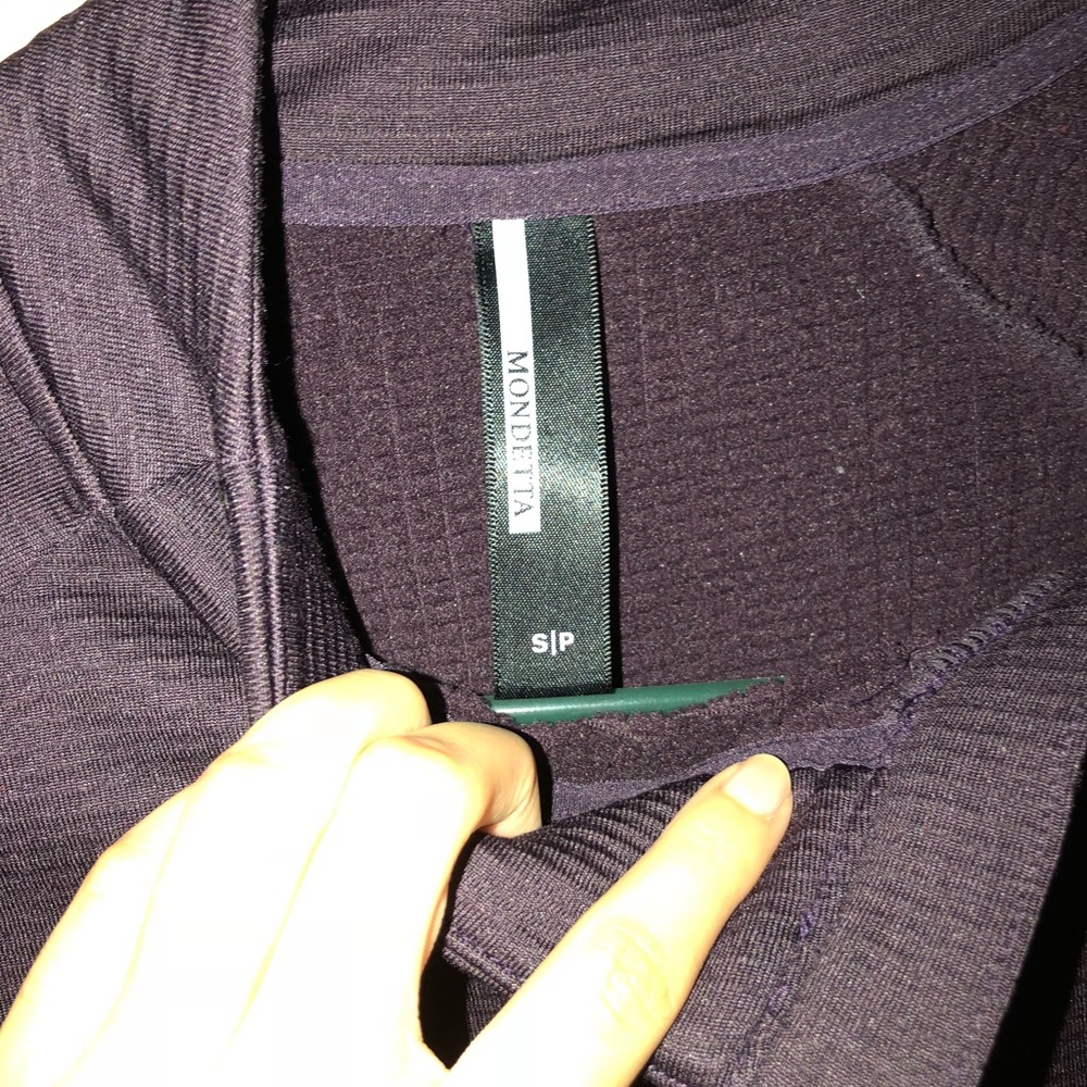 Workout Top - Picture 2 of 3